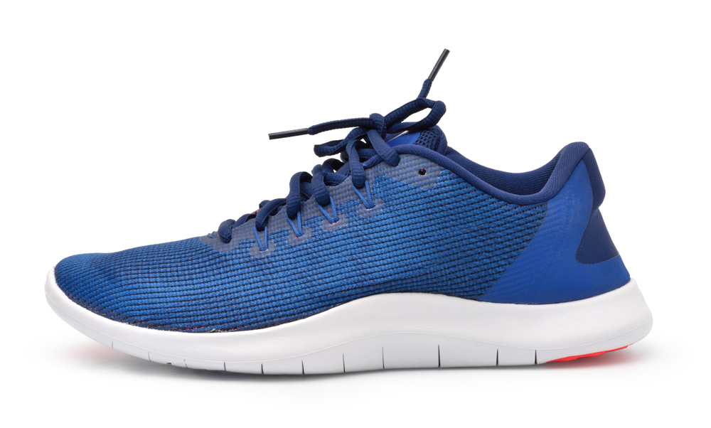 a photo of a running shoe that shows heel rise
